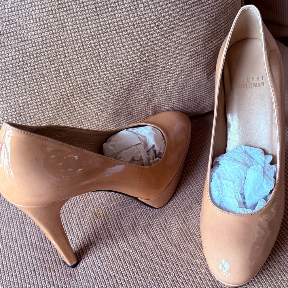 Stuart Weitzman Nude Patent Leather Heels - Picture 7 of 7